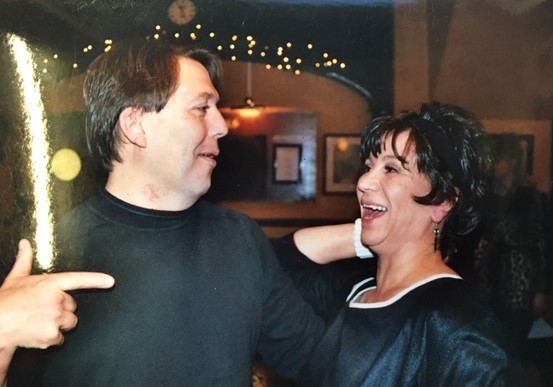 Ian & Carol Farmer_Pied Bull_2004